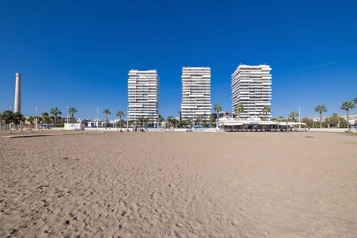 Apartamento em primeira linha de praia em Málaga — Vista mar