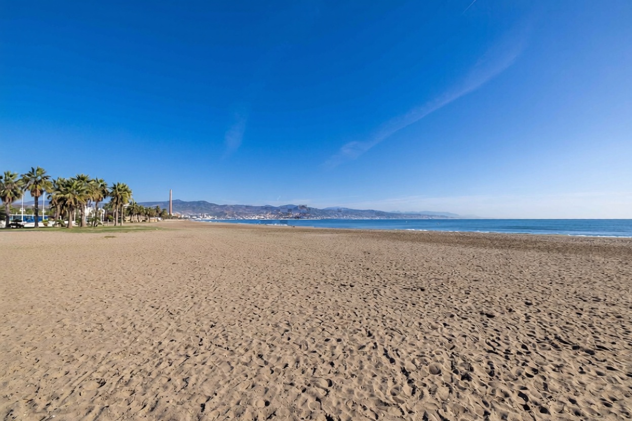 Apartamento em primeira linha de praia em Málaga — Vista mar