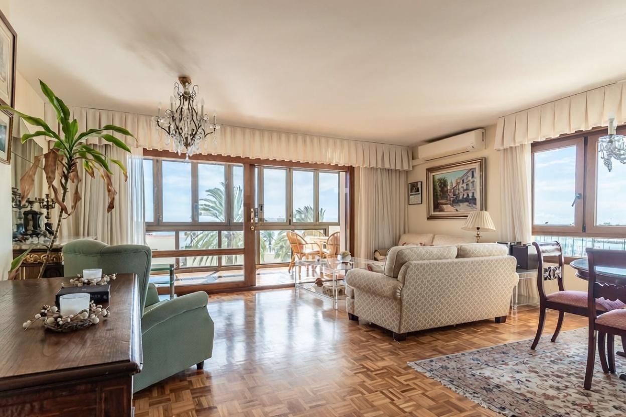 Appartement en première ligne de plage à Málaga — Séjour