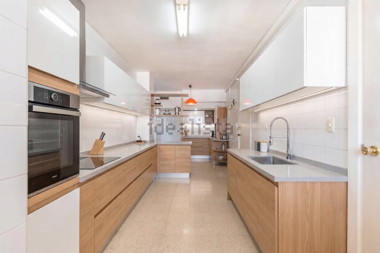 Apartamento em primeira linha de praia em Málaga — Cozinha