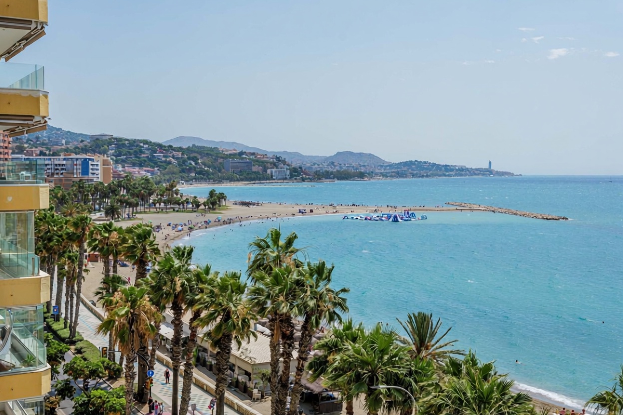 Apartamento em primeira linha de praia em Málaga — Vista mar