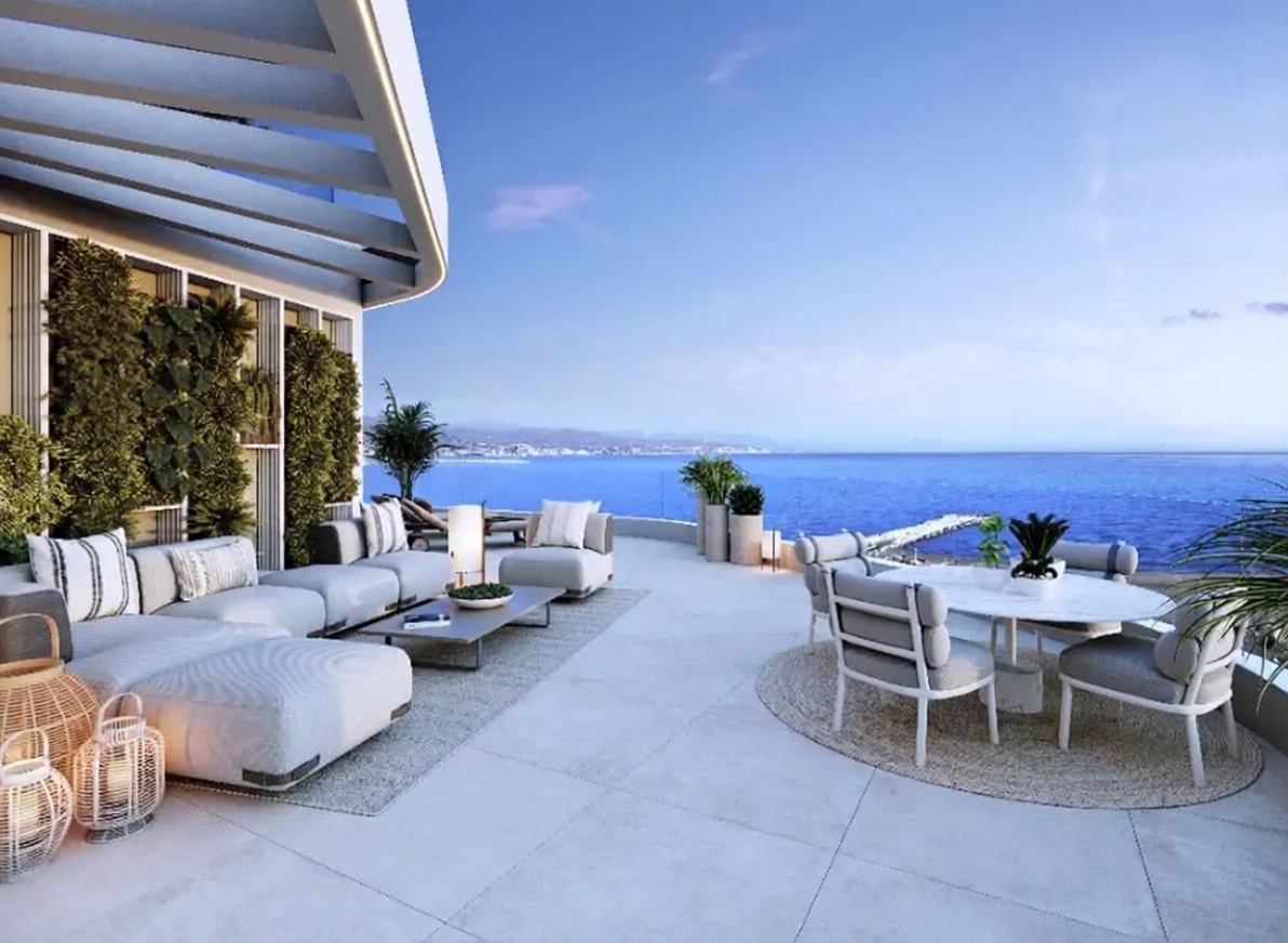 Apartamento em primeira linha de praia em Málaga — Terraço mar