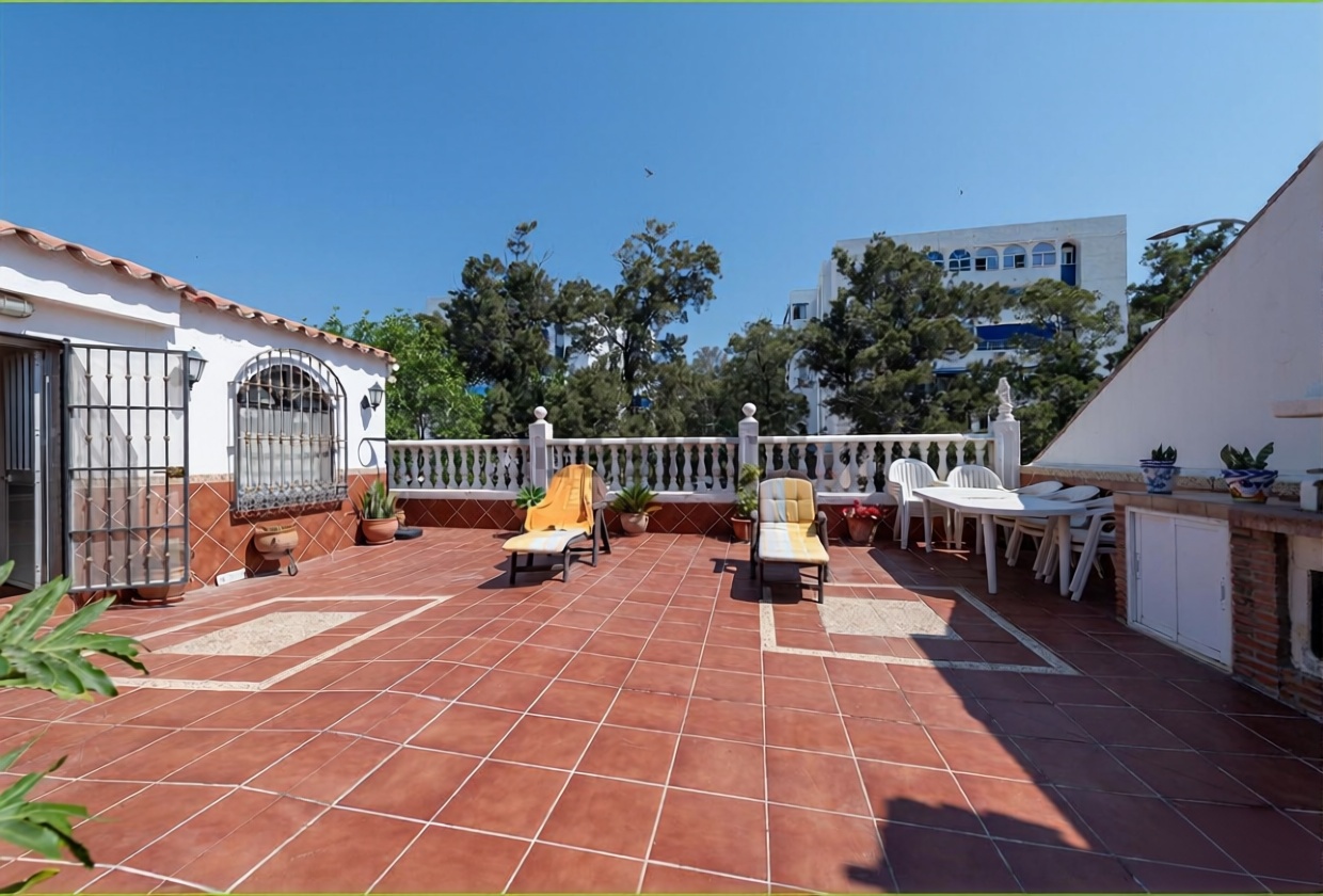 Chalet avec accès direct à la plage à Málaga — Terrasse mer