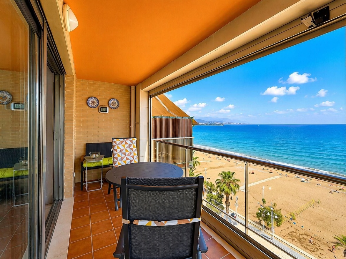 Apartamento em primeira linha de praia em Málaga — Terraço mar
