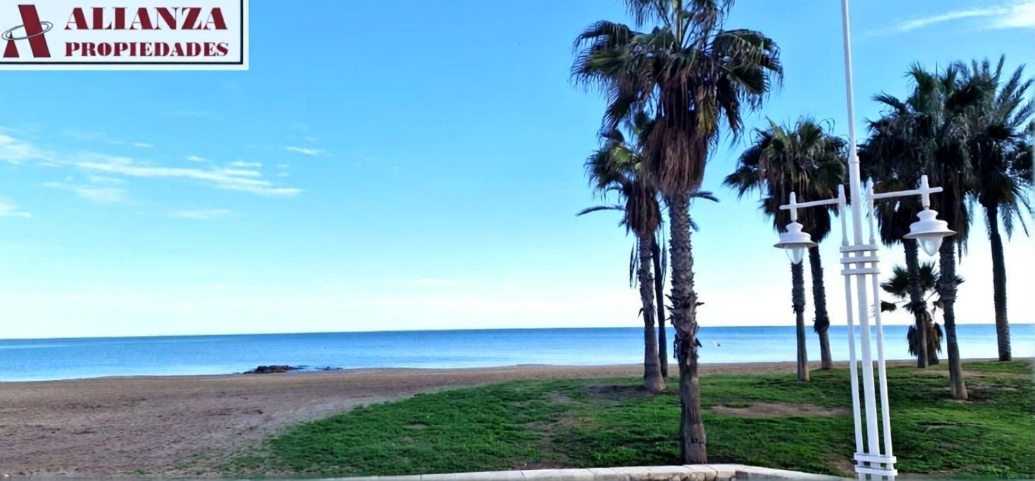 Apartamento em primeira linha de praia em Málaga — Vista mar