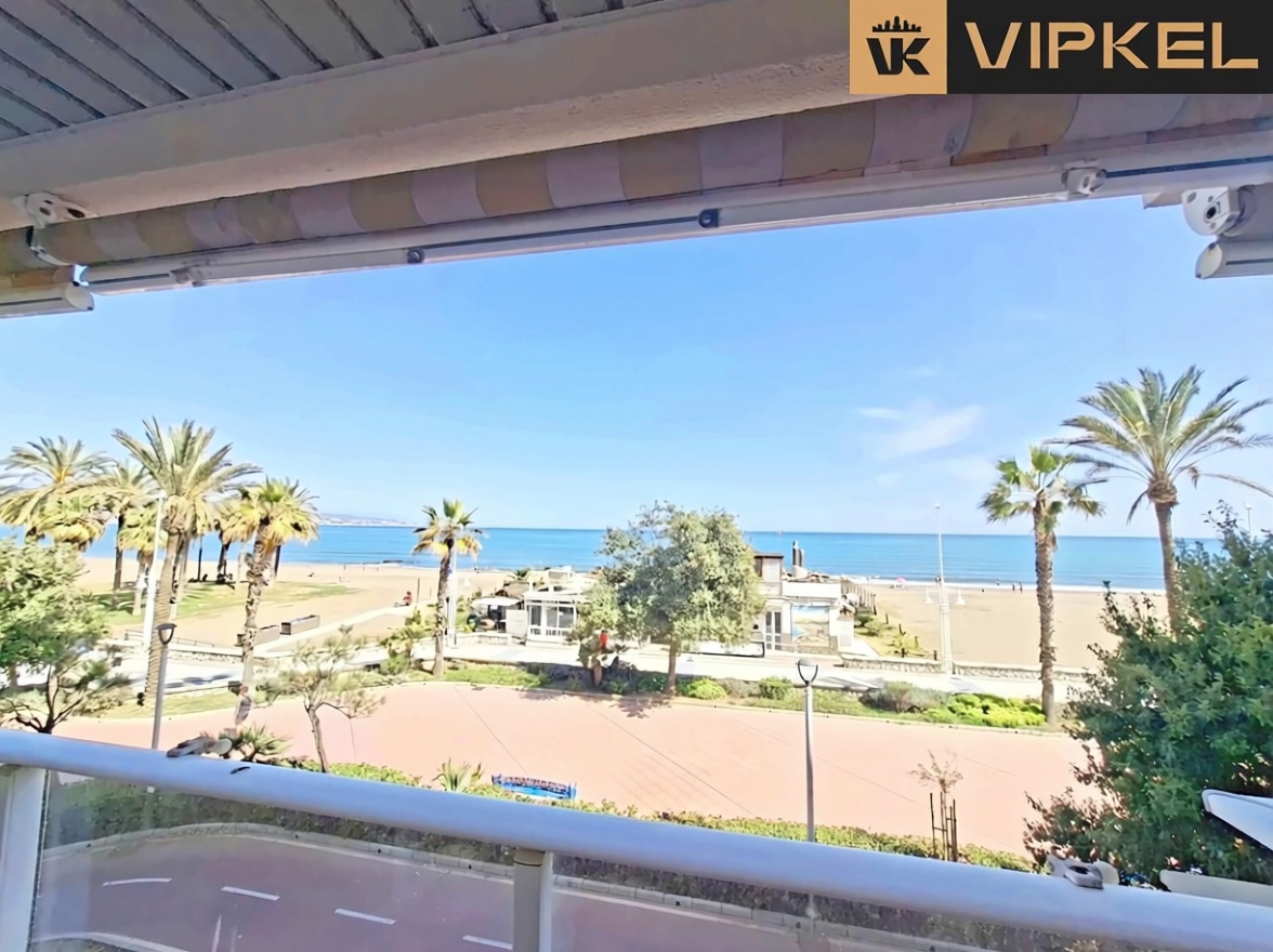 Appartement en première ligne de plage à Málaga — Terrasse mer