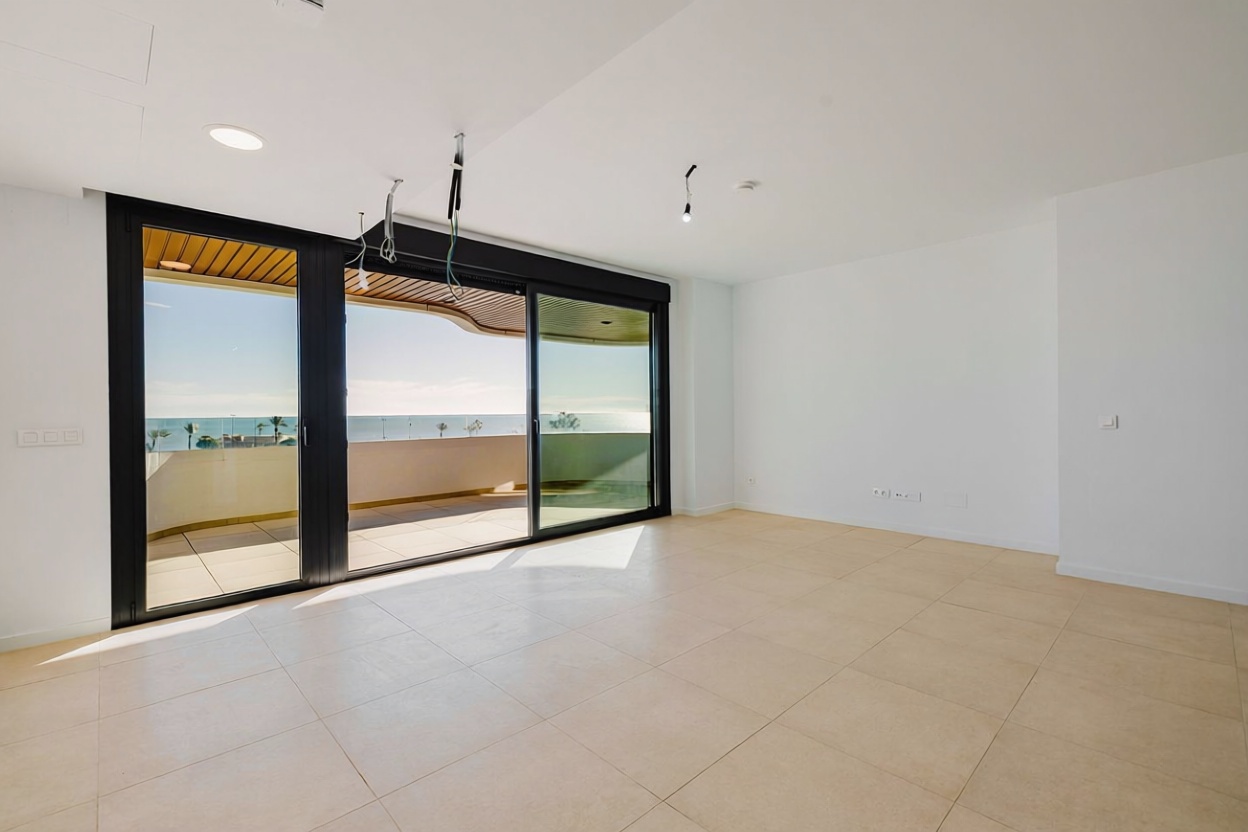 Appartement en première ligne de plage à Torremolinos — Séjour