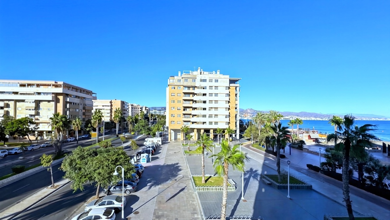 Appartement en première ligne de plage à Málaga — Vue mer