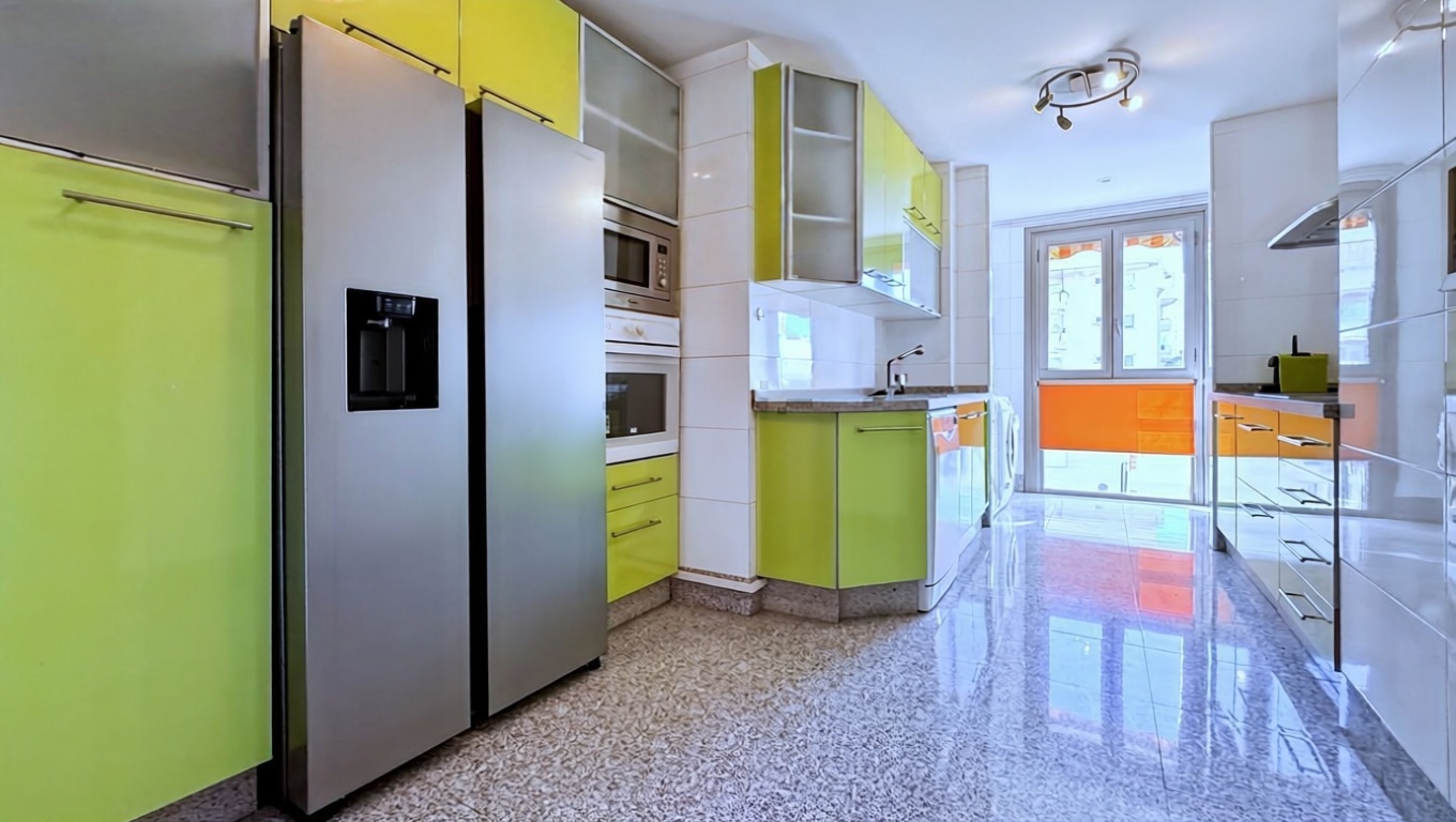 Appartement en première ligne de plage à Málaga — Cuisine