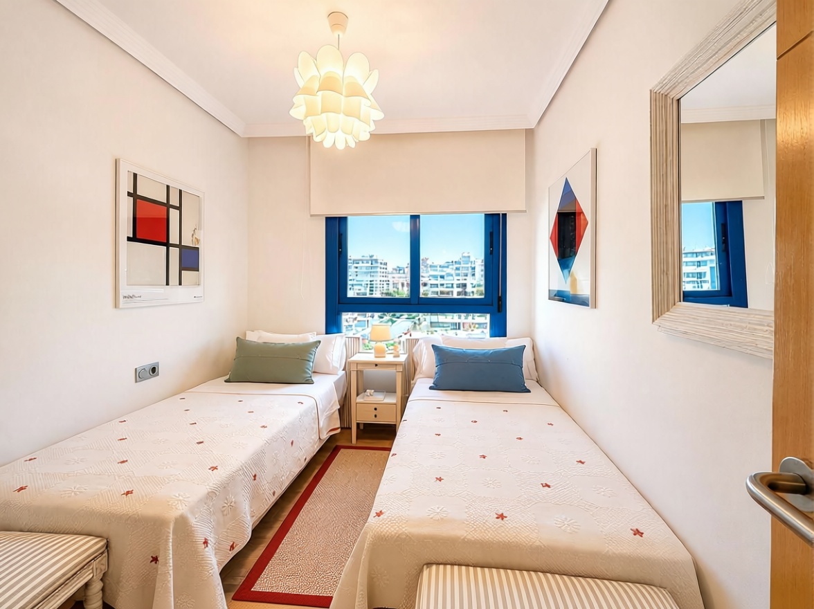 Appartement en première ligne de plage à Málaga — Chambre
