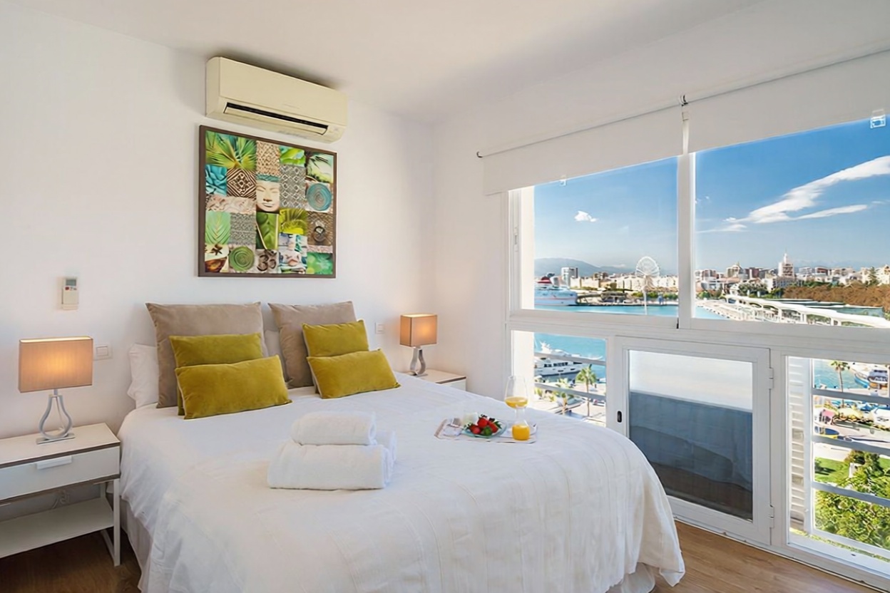 Appartement en première ligne de plage à Málaga — Chambre