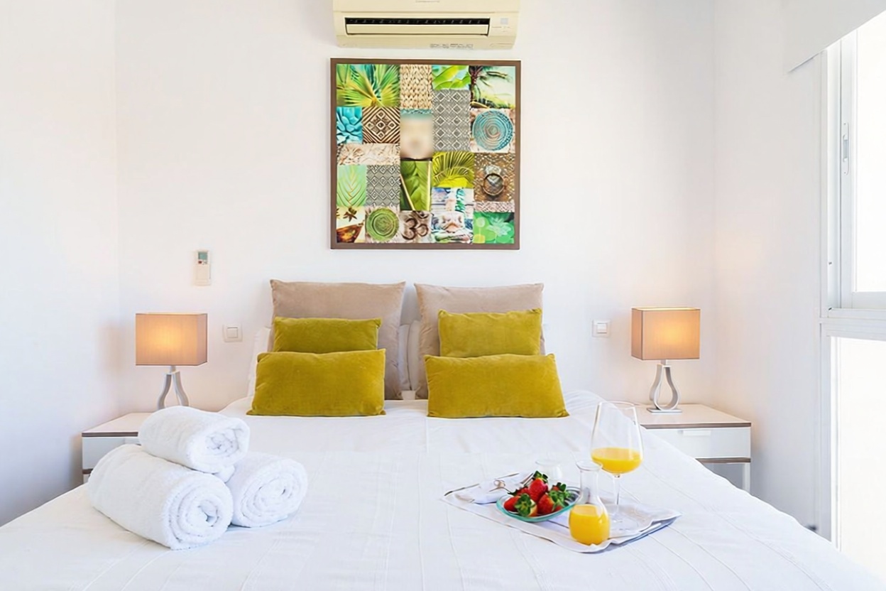 Appartement en première ligne de plage à Málaga — Chambre