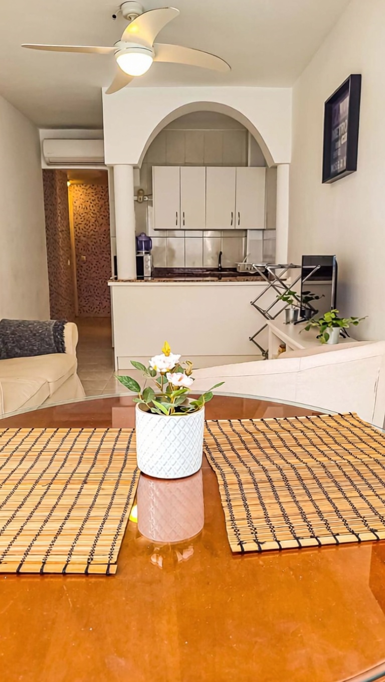 Apartamento em primeira linha de praia em Málaga — Sala jantar
