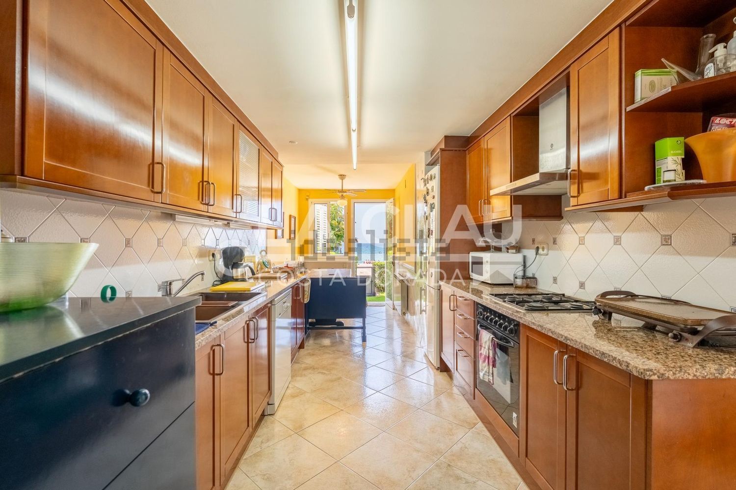 Chalet with direct beach access in Altafulla — Kitchen