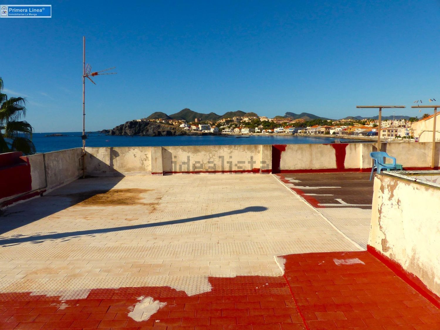 Chalet en venta con acceso directo a la playa en Cartagena