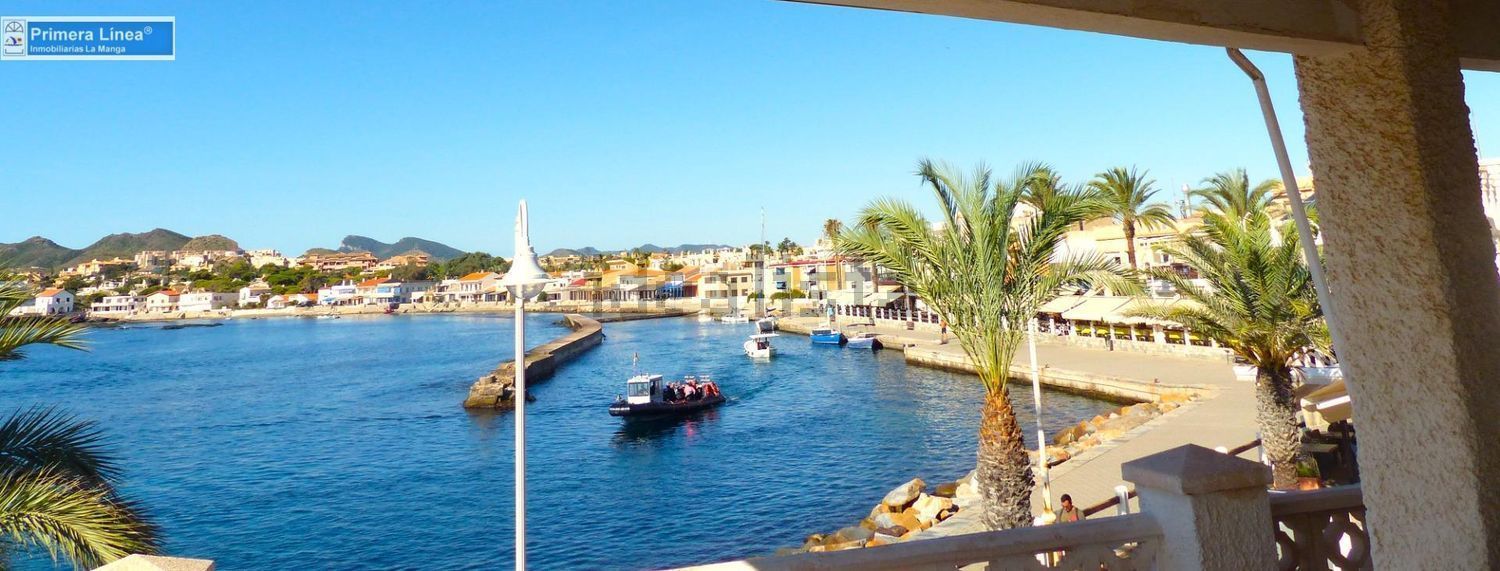 Chalet en venta con acceso directo a la playa en Cartagena