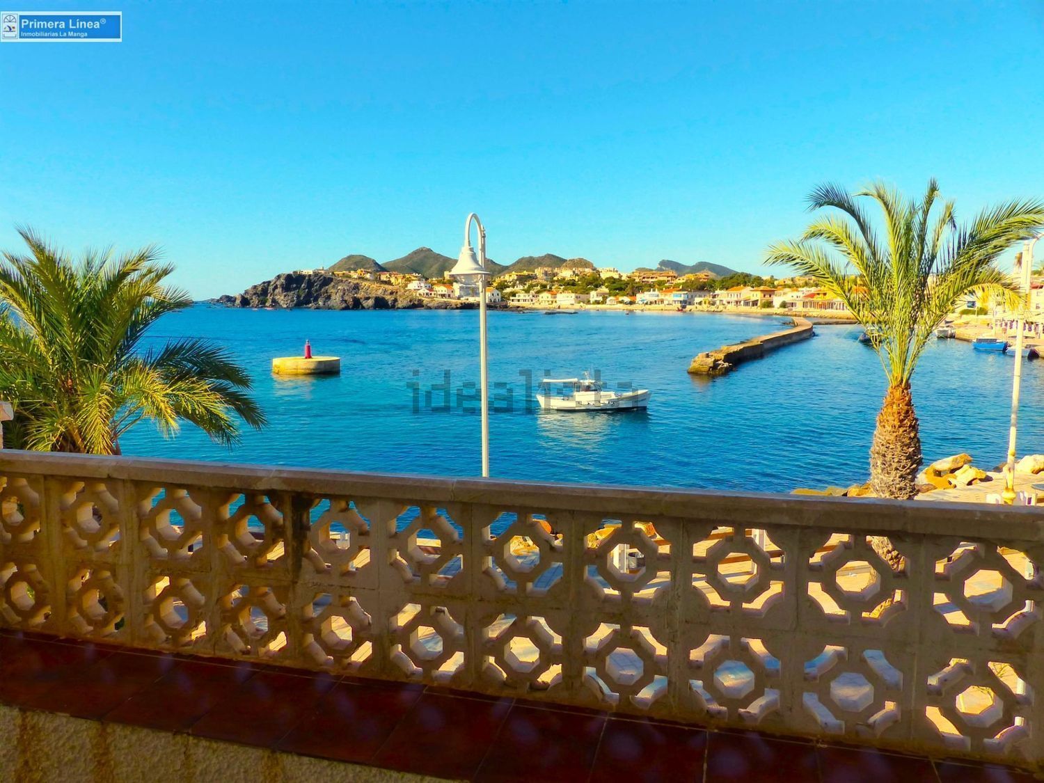 Chalet en venta con acceso directo a la playa en Cartagena