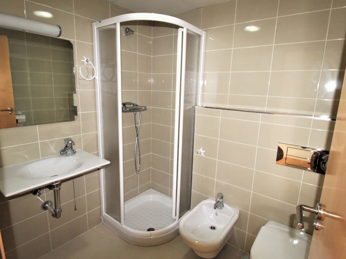 Ático en primera línea de mar en Cartagena — Baño