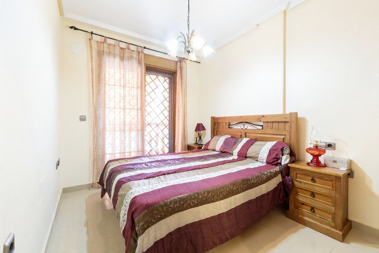 Chalet avec accès direct à la plage à San Pedro del Pinatar — Chambre