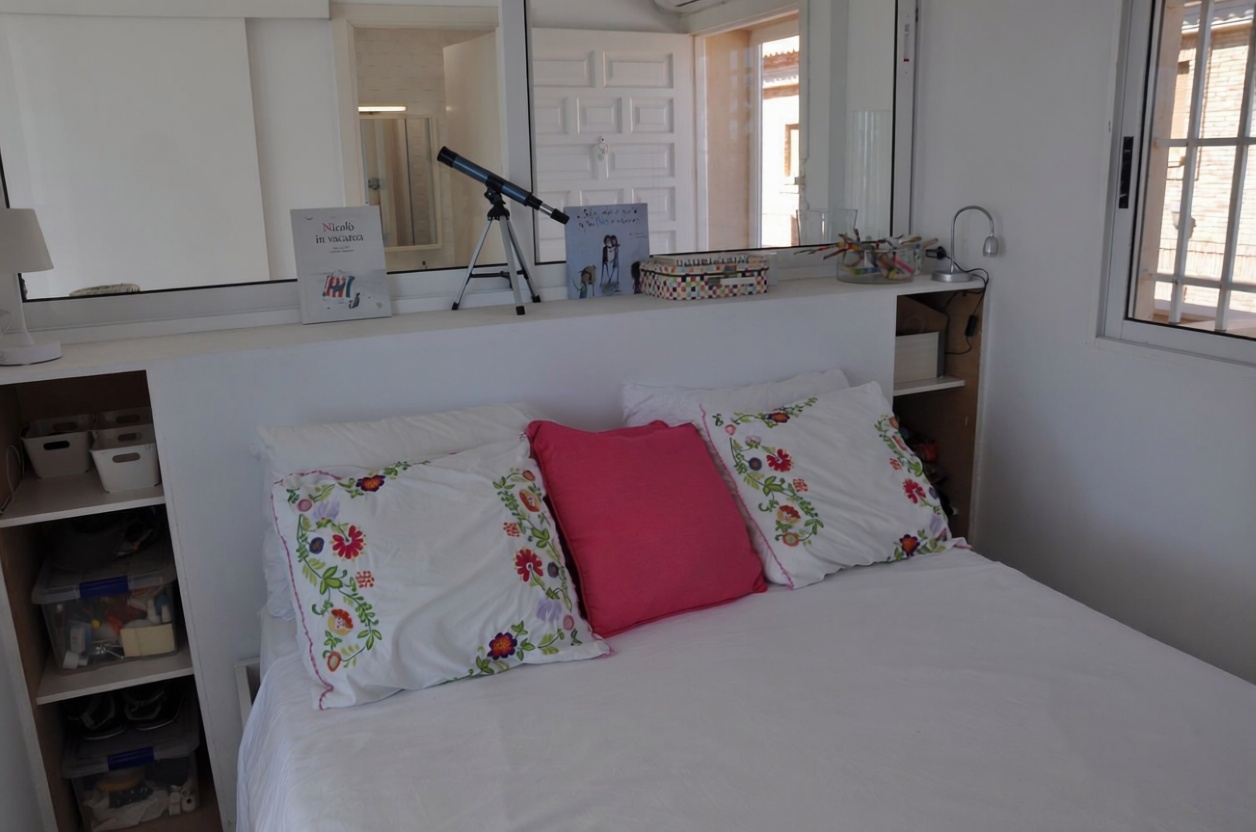 Appartement en première ligne de plage à San Pedro del Pinatar — Chambre
