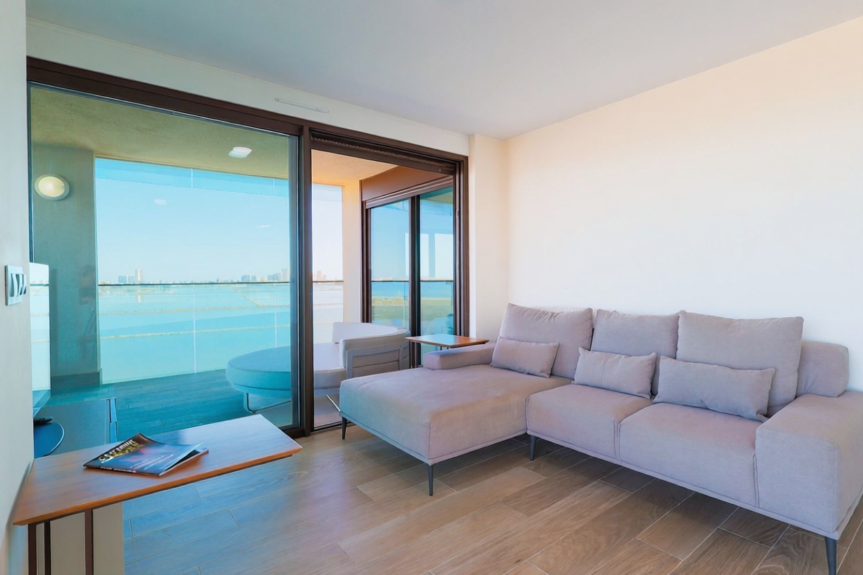 Appartement en première ligne de plage à Cartagena — Séjour
