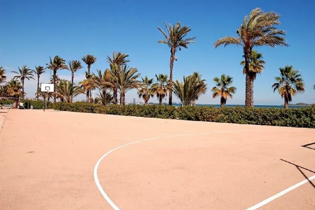 Appartement en attique en première ligne de mer à Cartagena — Vue mer