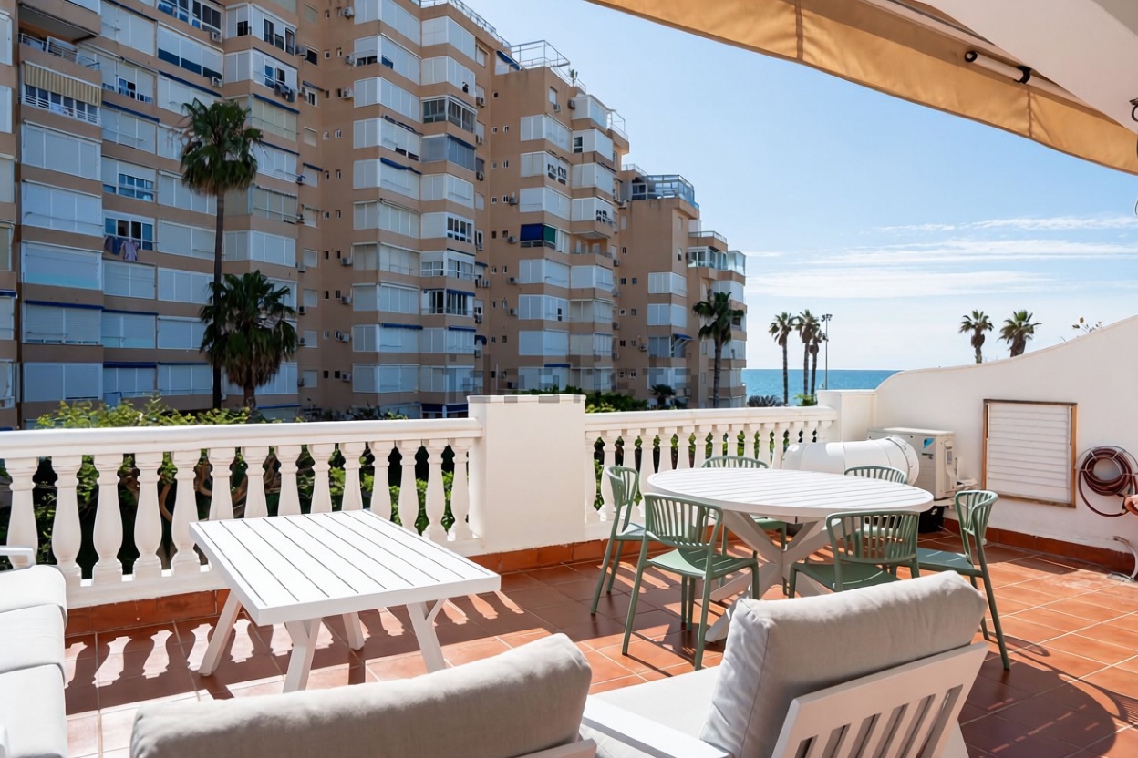 Appartement en première ligne de plage à Málaga — Terrasse mer