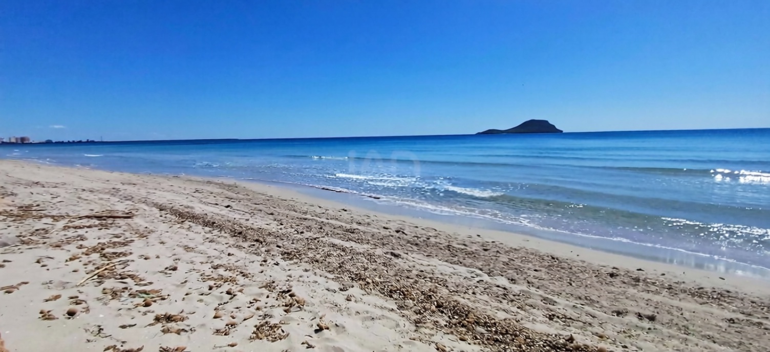 Duplex en première ligne de plage à La Manga del Mar Menor — Vue mer