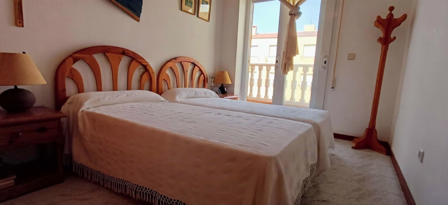 Duplex en première ligne de plage à La Manga del Mar Menor — Chambre