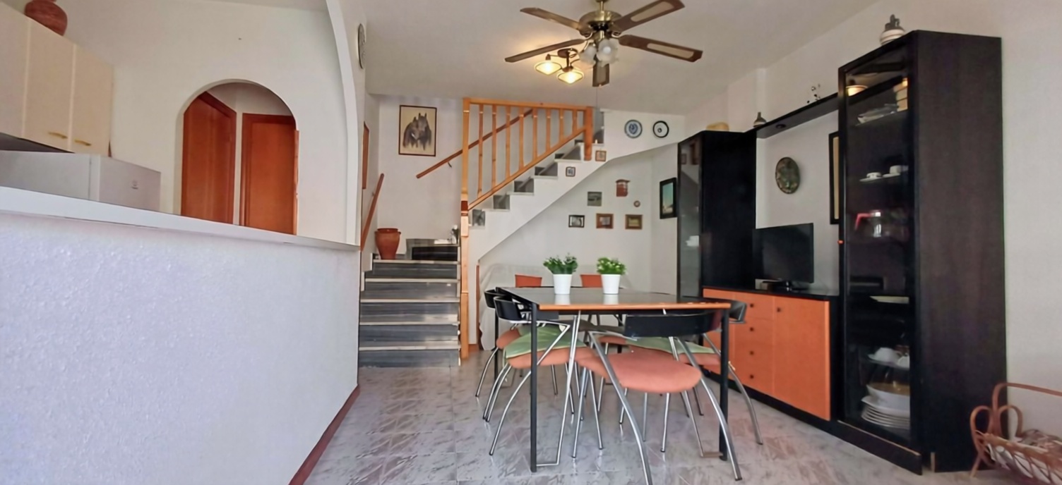 Duplex en première ligne de plage à La Manga del Mar Menor — Coin repas