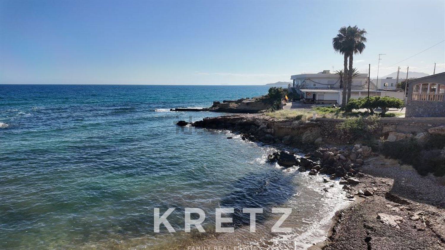 Chalet for sale with direct beach access in Cartagena