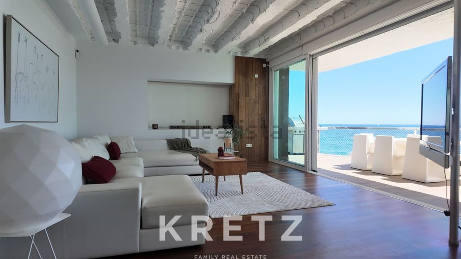 Chalet for sale with direct beach access in Cartagena