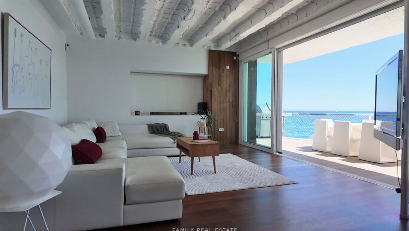 Chalet con acceso directo a playa en Cartagena — Salón