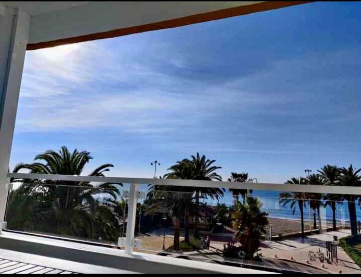 Appartement en première ligne de plage à Algarrobo-Costa — Vue mer