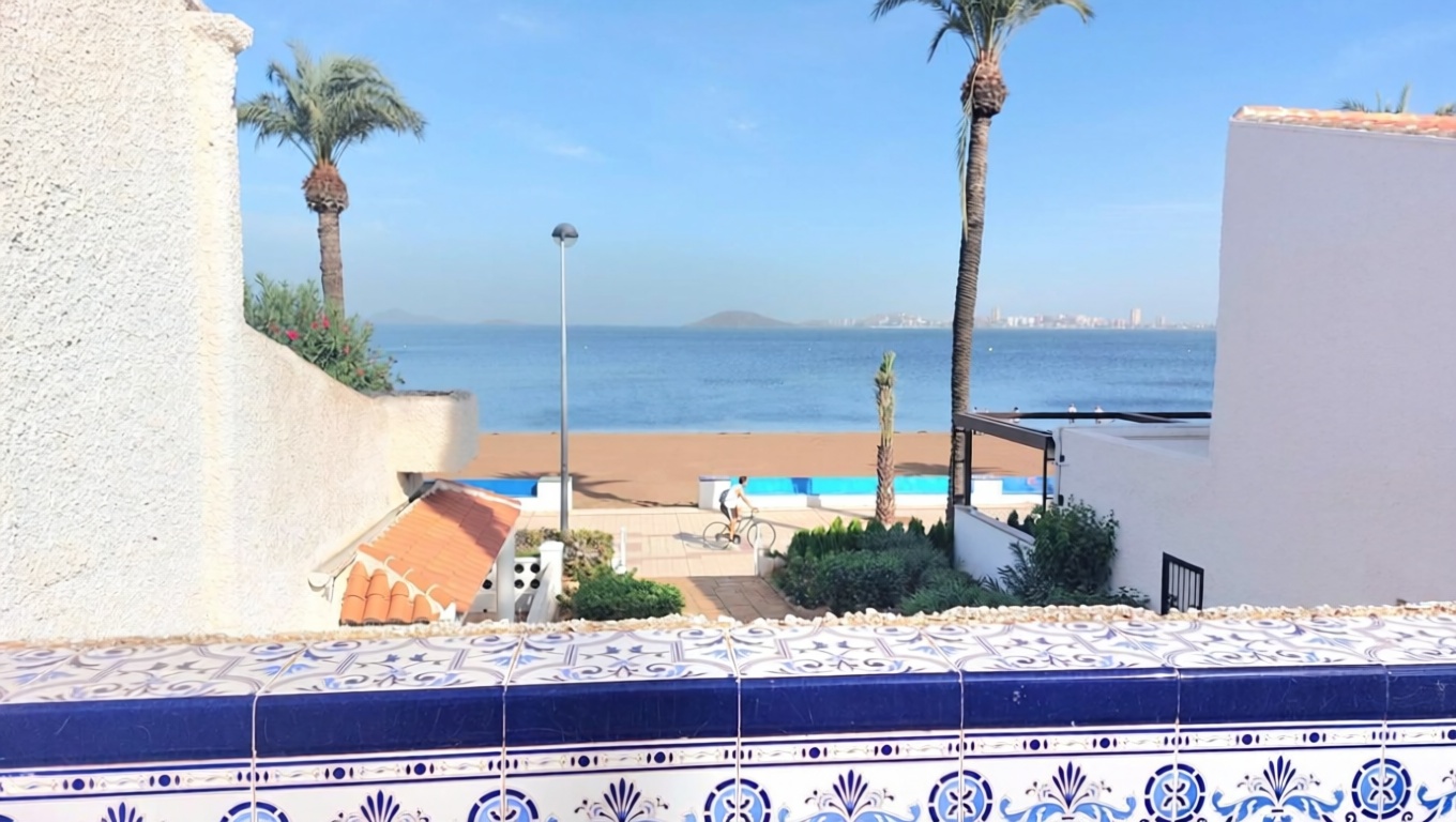 Bungalow with direct beach access in Cartagena — Sea view