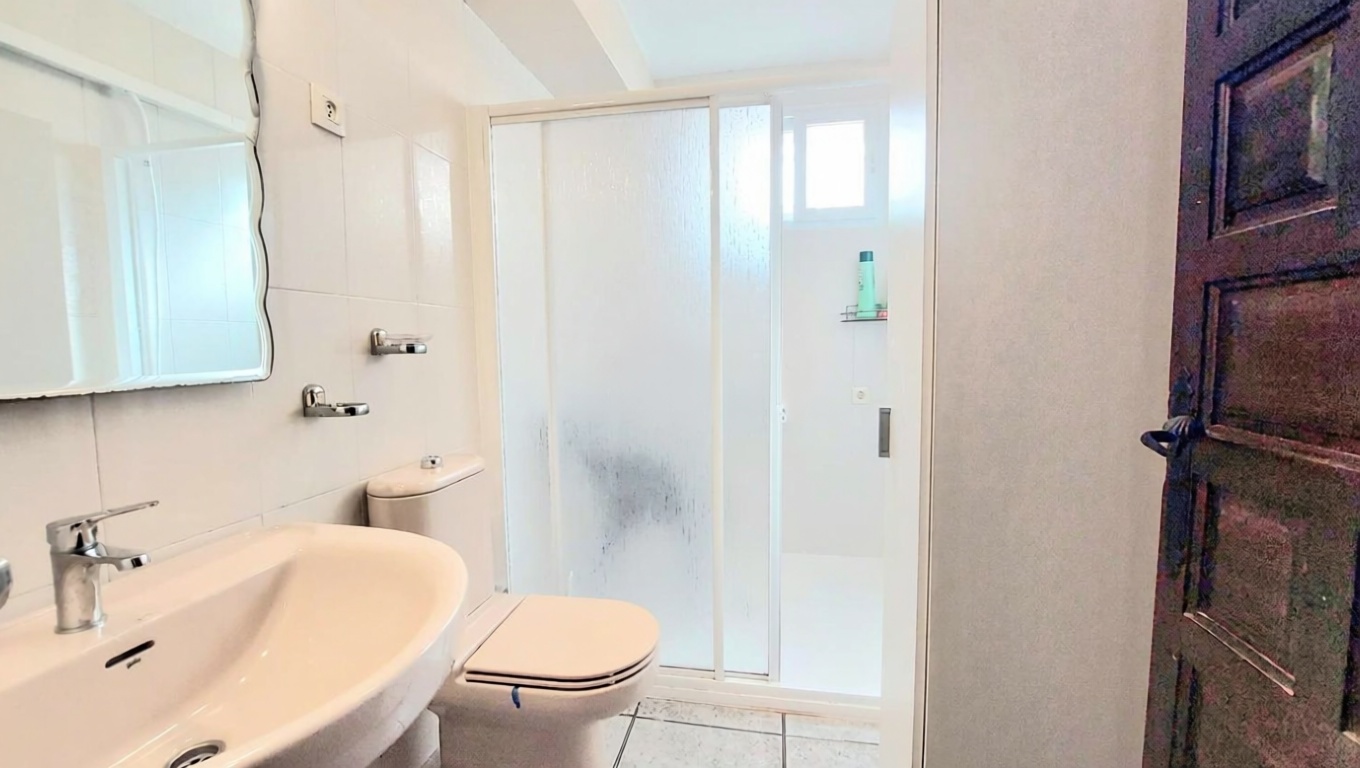Bungalow with direct beach access in Cartagena — Bathroom
