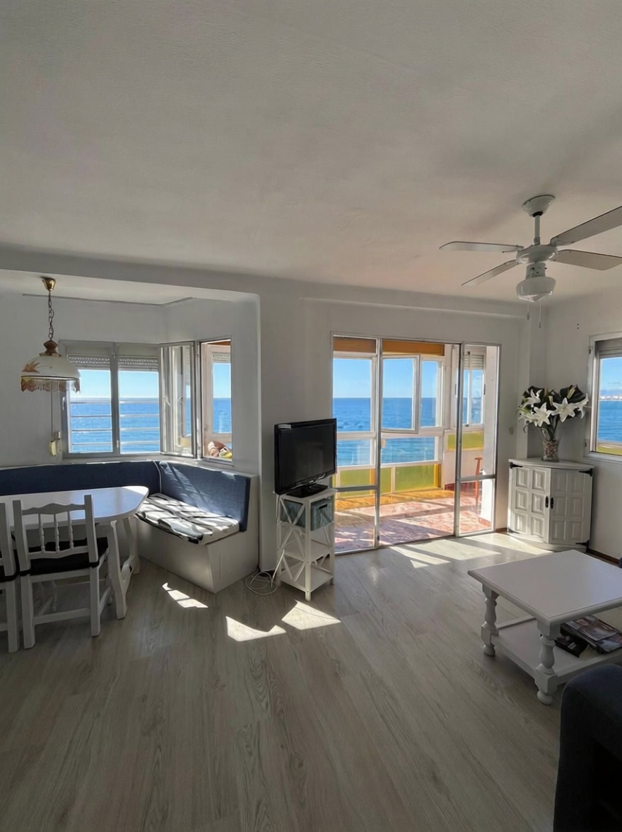 Beachfront flat in Algarrobo-Costa — Living room