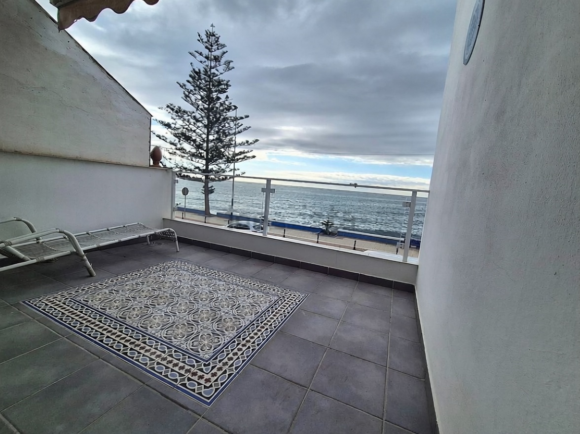Chalet con acceso directo a playa en Vélez Málaga — Terraza mar