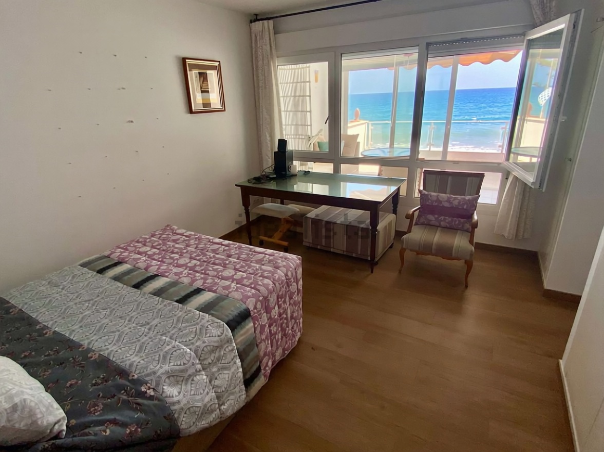 Chalet con acceso directo a playa en Vélez Málaga — Dormitorio