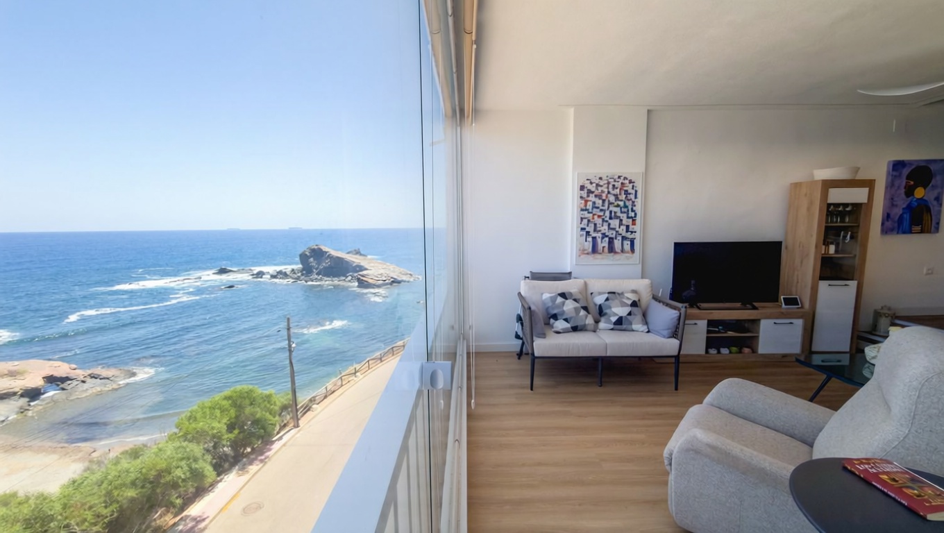 Appartement en première ligne de plage à Cartagena — Séjour