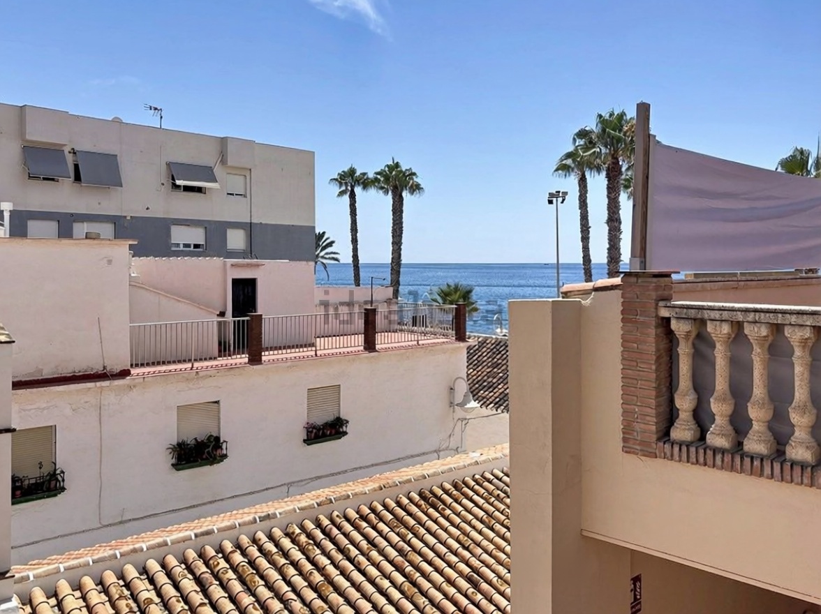 Duplex en première ligne de plage à Algarrobo-Costa — Terrasse mer