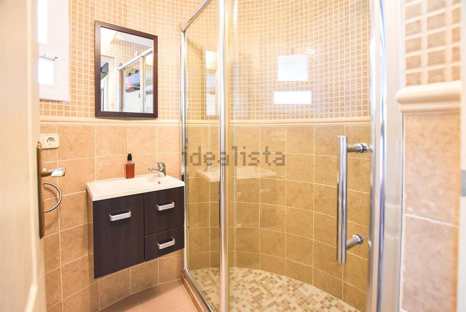 Chalet with direct beach access in Ajo — Bathroom