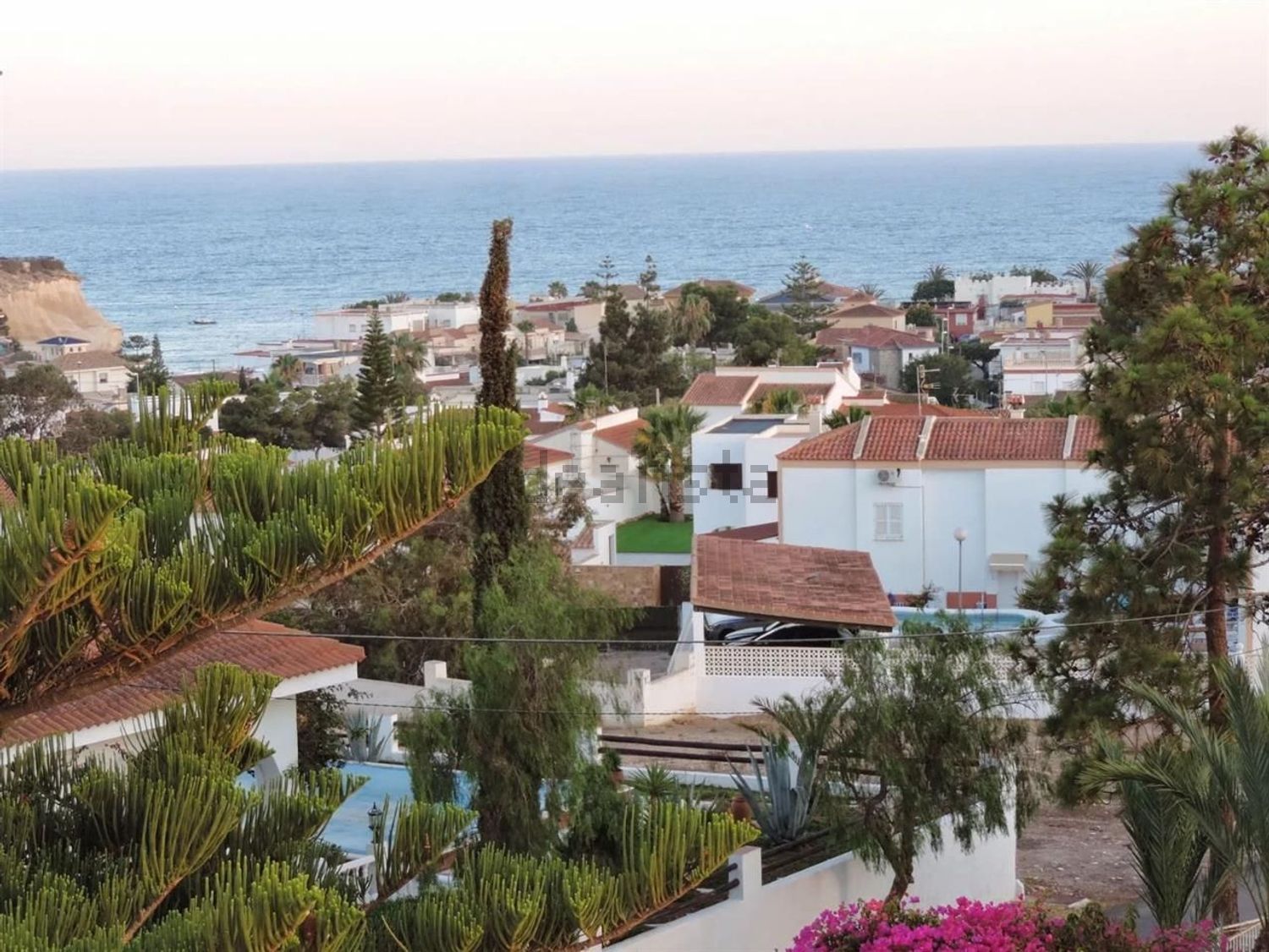 Chalet with direct beach access in Ajo — Sea view