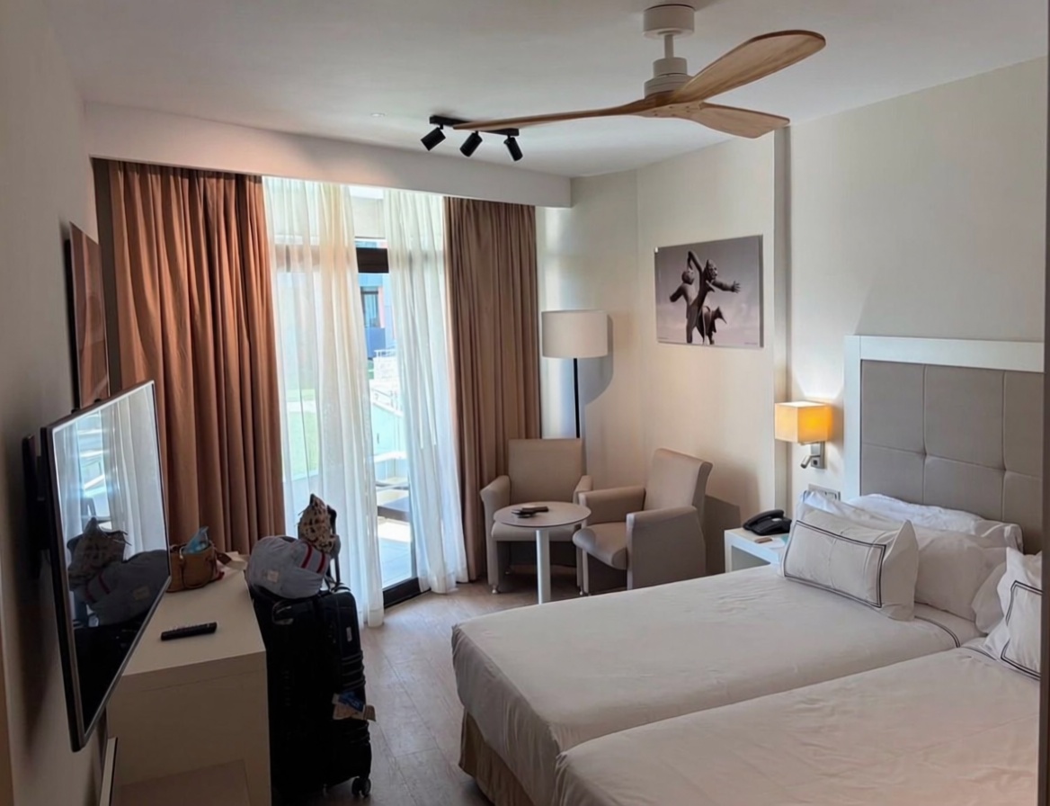 Studio en première ligne de plage à Torremolinos — Chambre