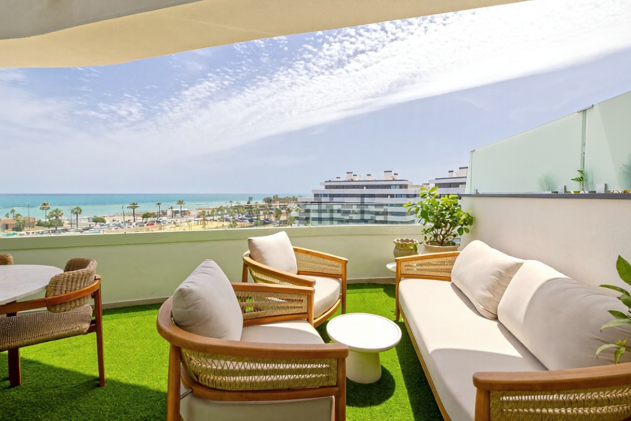 Apartamento em primeira linha de praia em Torremolinos — Terraço mar