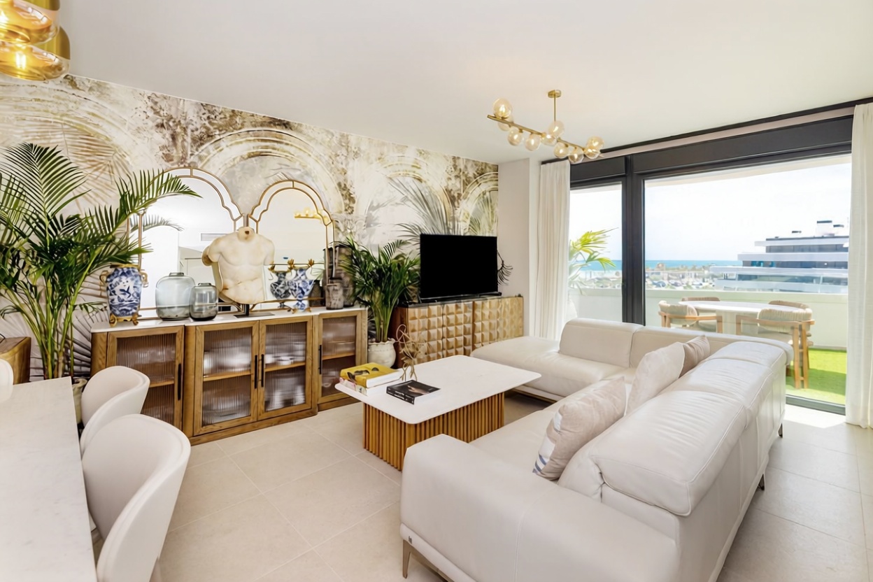 Apartamento em primeira linha de praia em Torremolinos — Sala