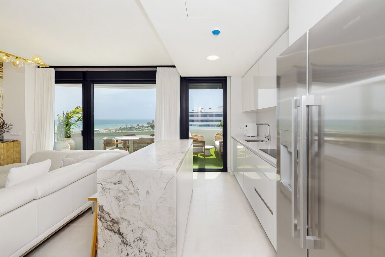 Apartamento em primeira linha de praia em Torremolinos — Cozinha