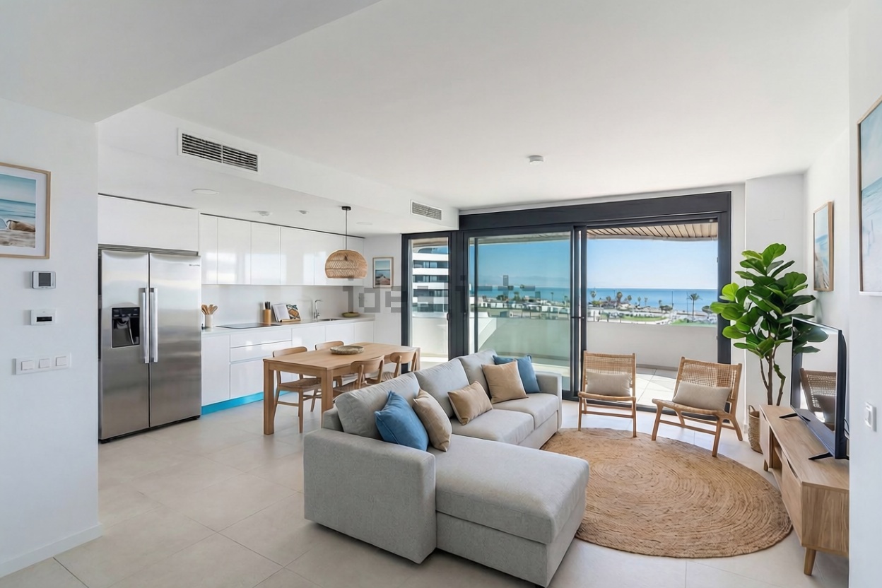 Appartement en première ligne de plage à Torremolinos — Séjour