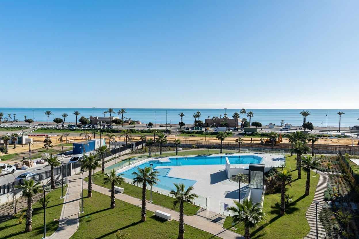 Appartement en première ligne de plage à Torremolinos — Vue mer