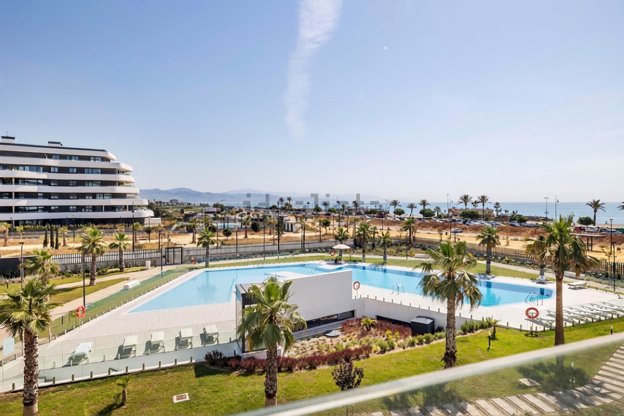 Appartement en première ligne de plage à Torremolinos — Vue mer